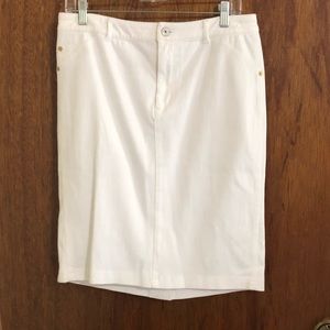 White denim/spandex blend skirt